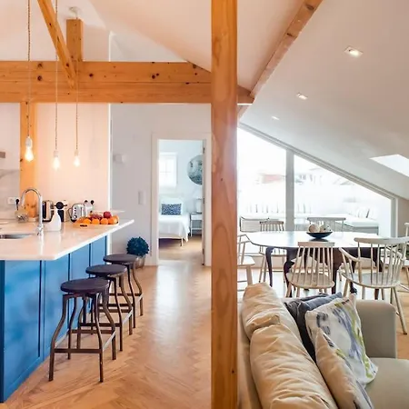 Luxury Building With Rooftop In Dom wakacyjny *